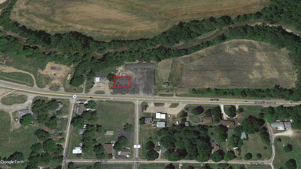 111 E Valley View Dr, Banner, IL 61520